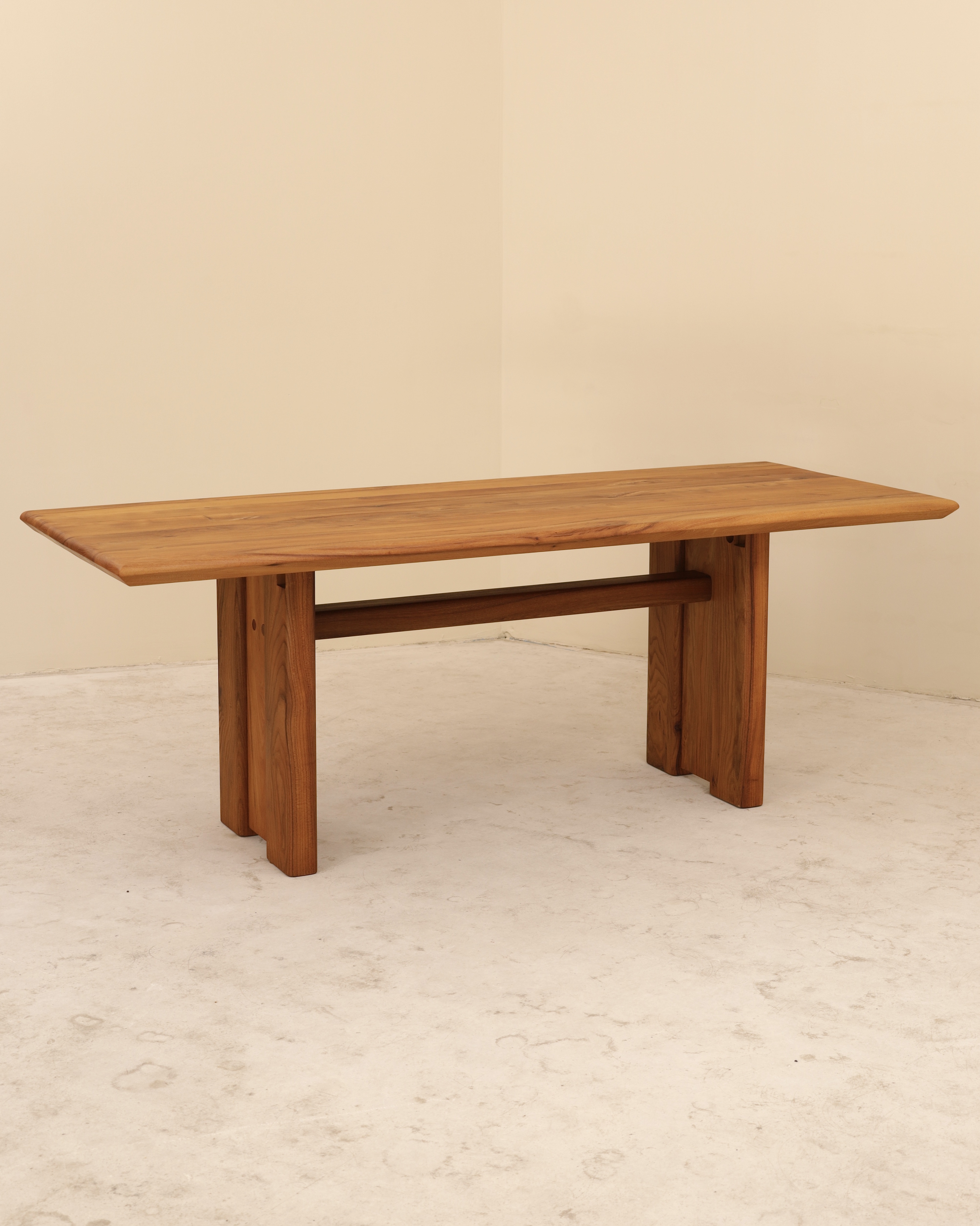 Table à manger en Orme Massif, Maison Senac, France, 1980&rsquo;s