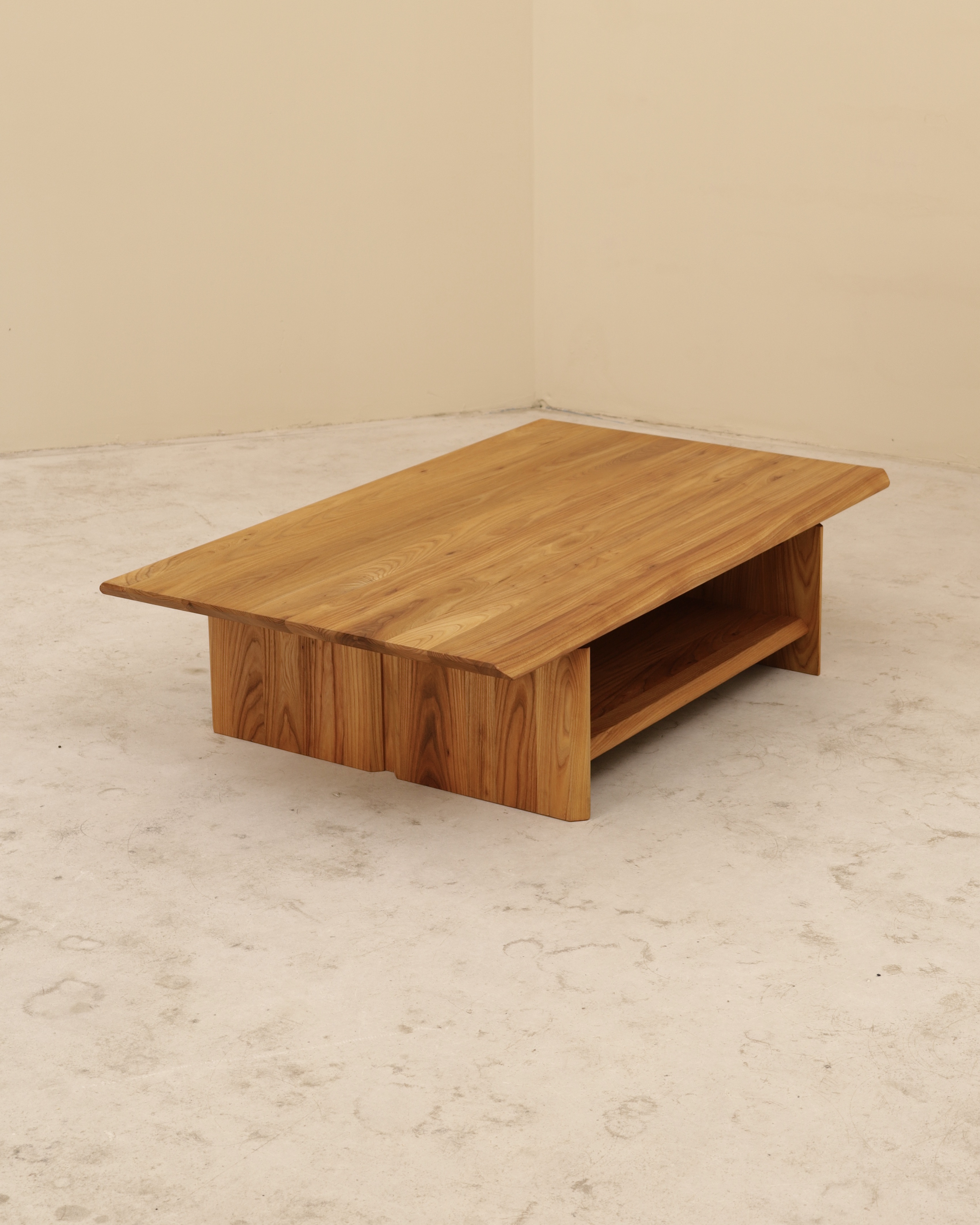 Table basse en Orme massif, SELTZ, France, 1980&rsquo;s