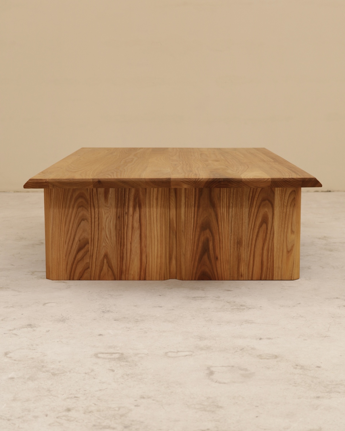 Table basse en orme massif, France, 1980&rsquo;s