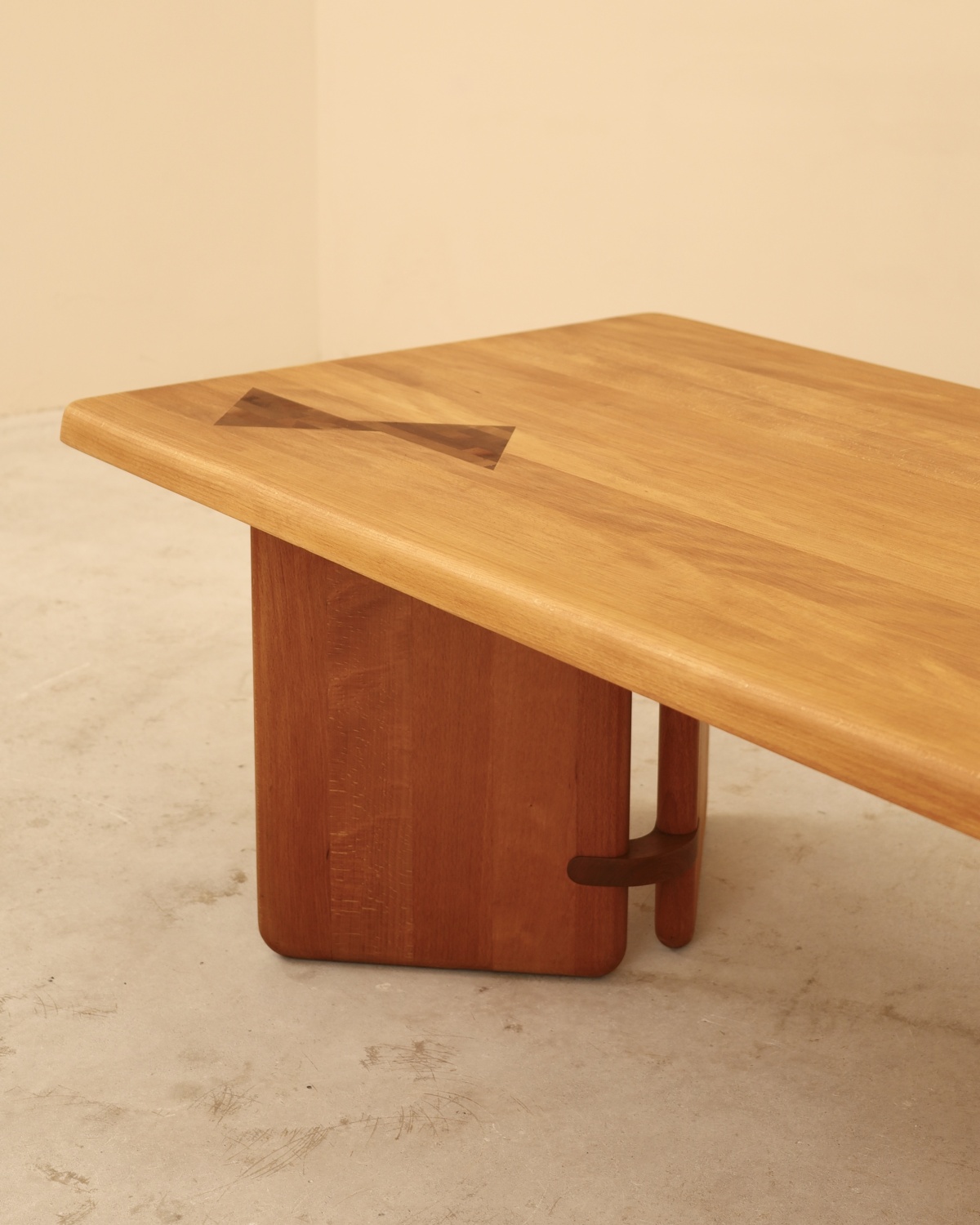 Table basse en hêtre massif, Seltz, France, 1988