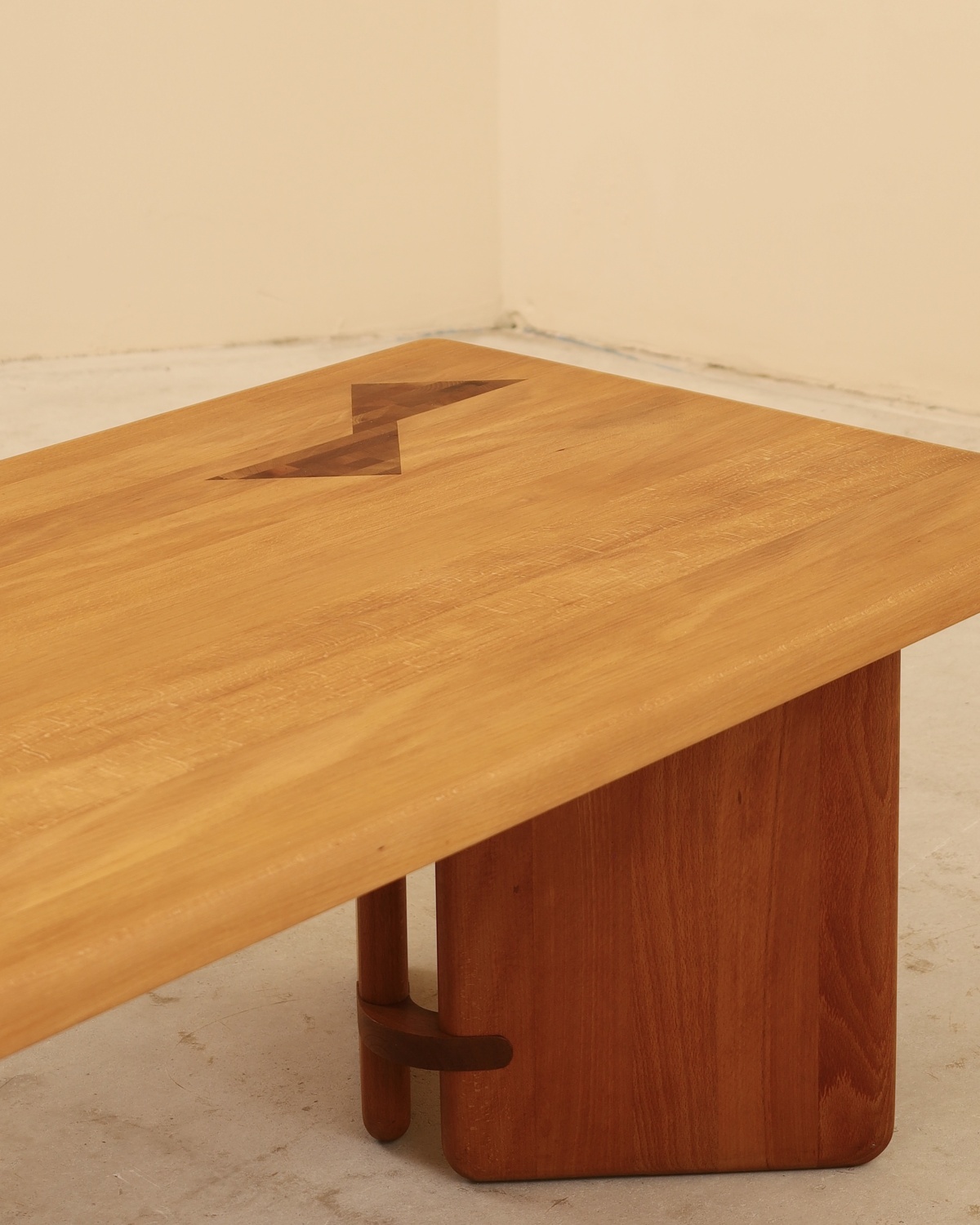 Table basse en hêtre massif, Seltz, France, 1988